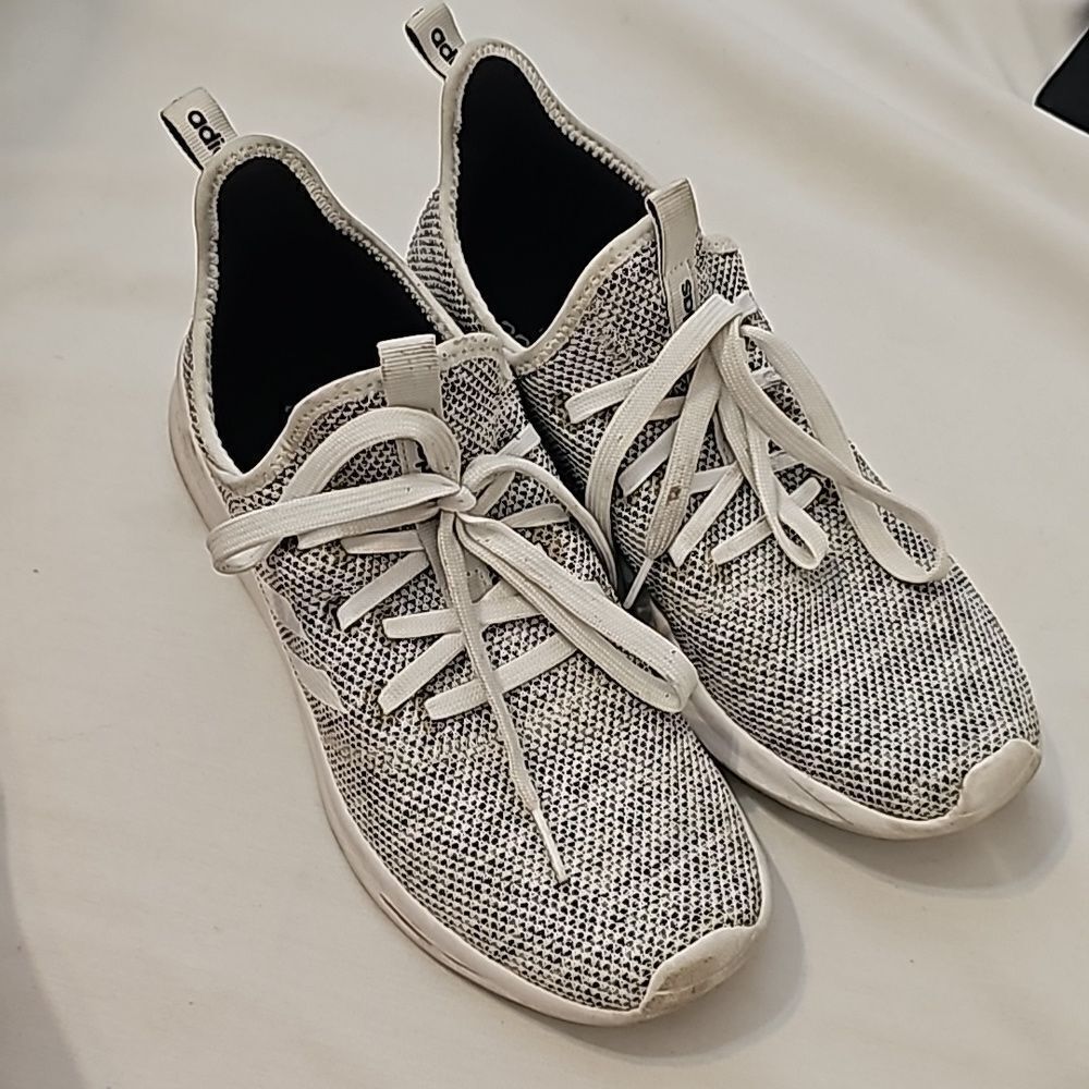 Adidas‎ cloud foam tennis shoes size 8
